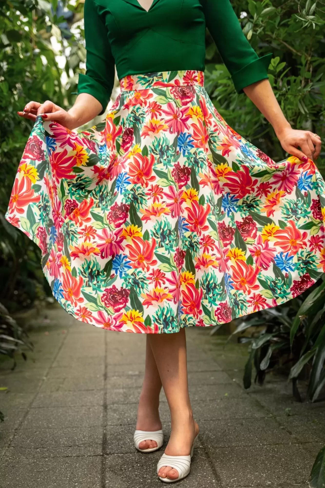 Topvintage Boutique Collection Topvintage Exclusief ~ Adriana Flower Swing Rok In Multi | Vrouwen Rokken